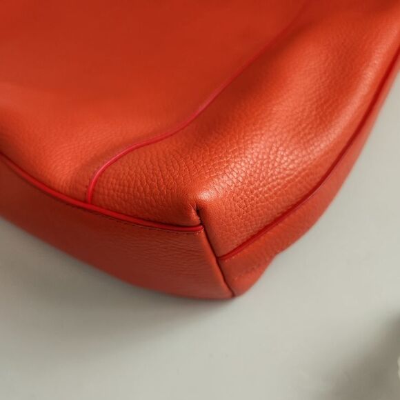 Coach Scout Hobo In Pebbled Leather - Picture 10 of 16